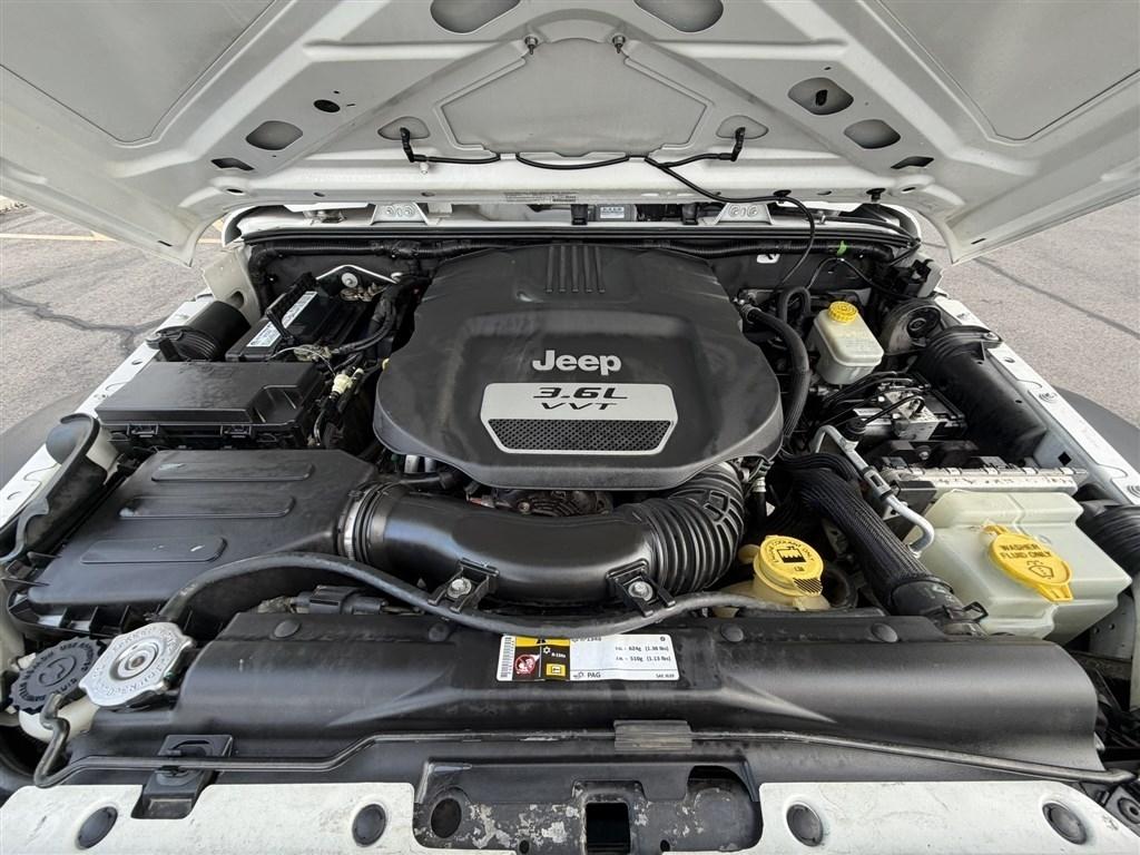 Jeep Wrangler Unlimited 4WD 4dr Sport 2013