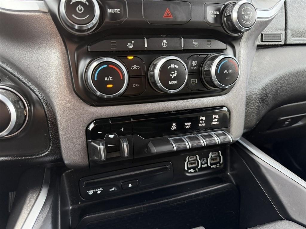 RAM 1500 Big Horn/Lone Star 4x4 Crew Cab 5'7" Box 2019