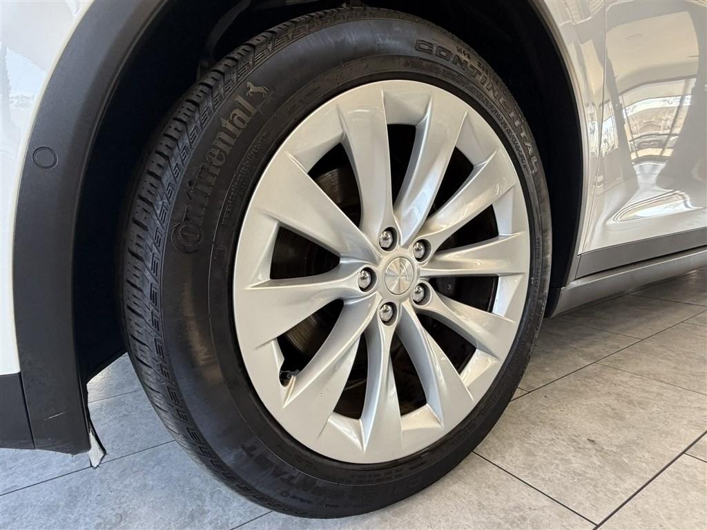 Tesla Model X Long Range AWD 2021