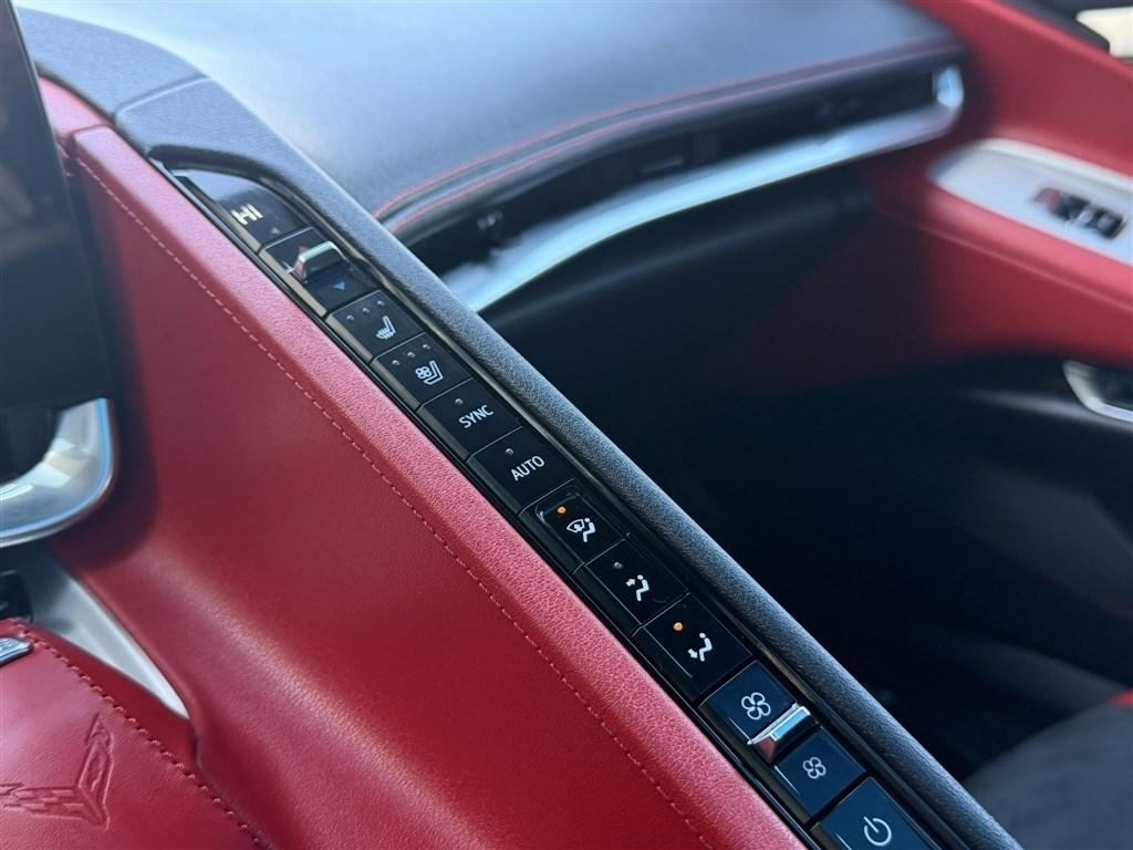 Chevrolet Corvette 2dr Stingray Cpe w/2LT 2023