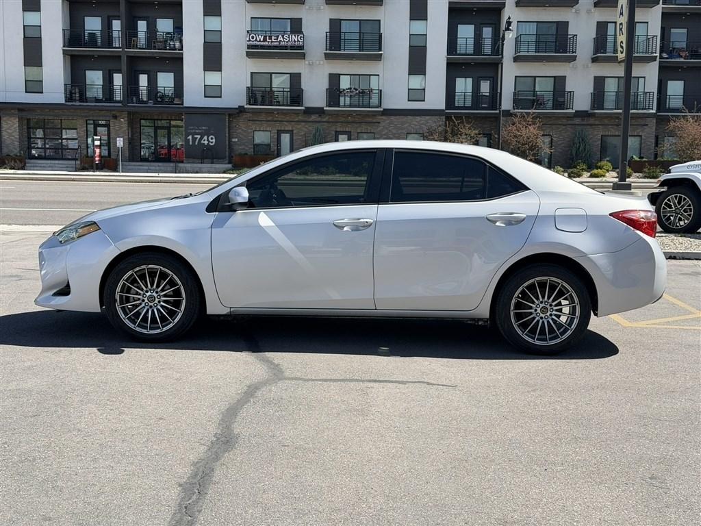 Toyota Corolla 50th Anniversary Special Edition CVT (Natl) 2017
