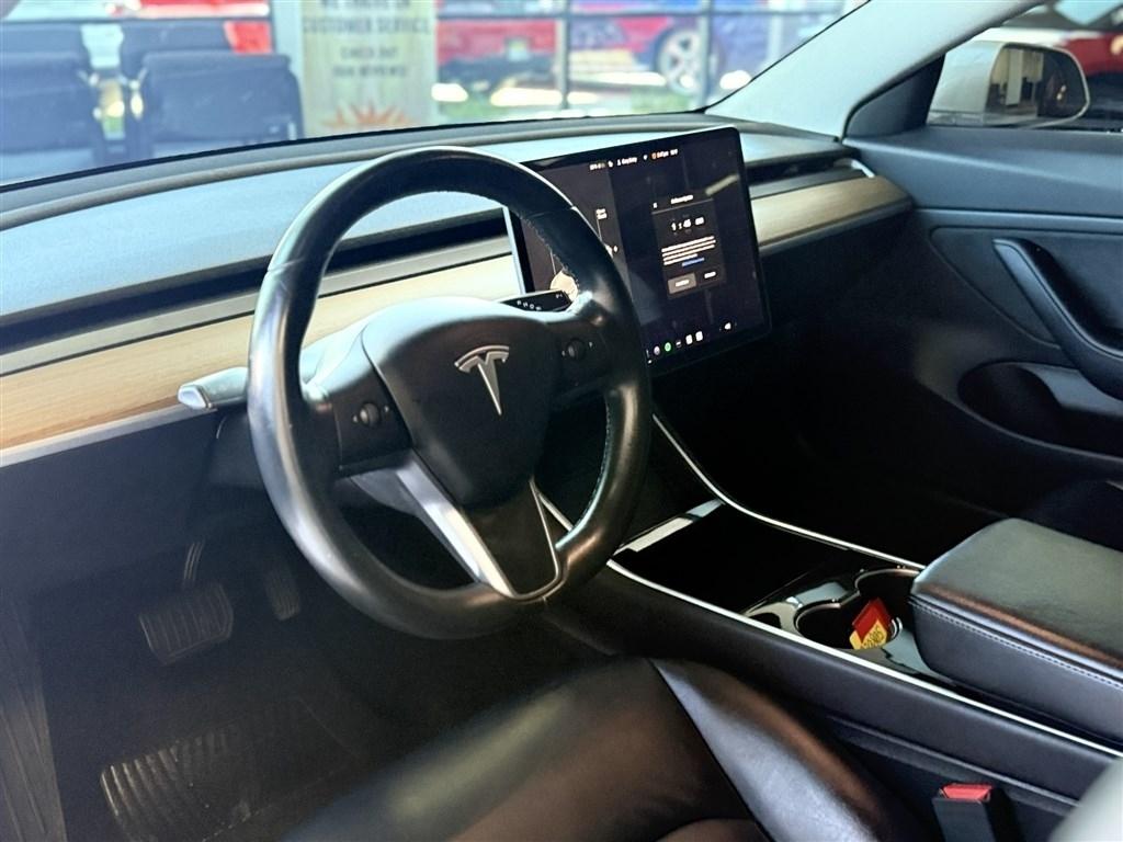 Tesla Model 3 Standard Range Plus RWD 2019