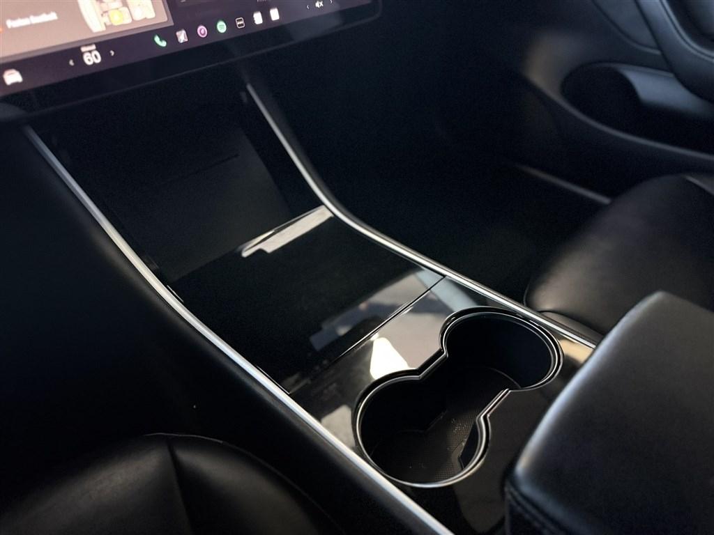 Tesla Model 3 Standard Range Plus RWD 2019