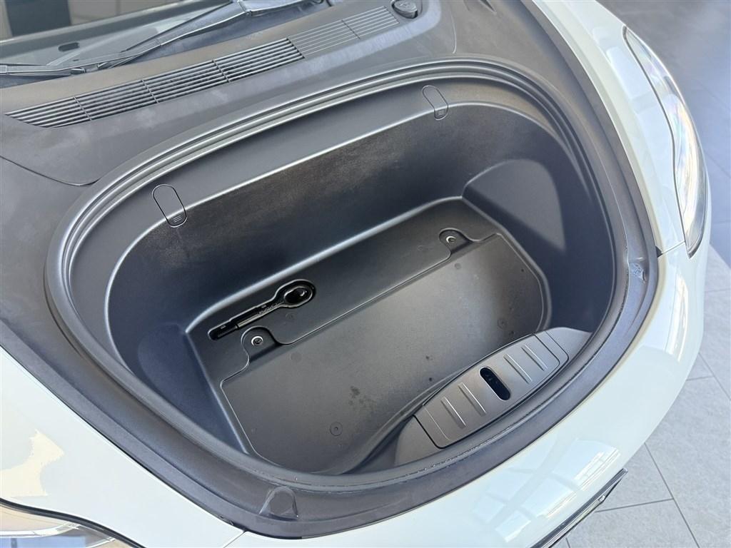 Tesla Model 3 Standard Range Plus RWD 2019