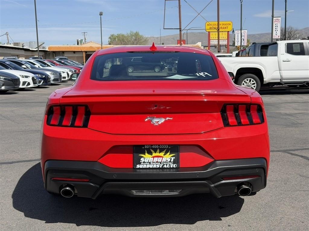 Ford Mustang EcoBoost Fastback 2024