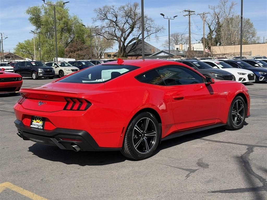 Ford Mustang EcoBoost Fastback 2024