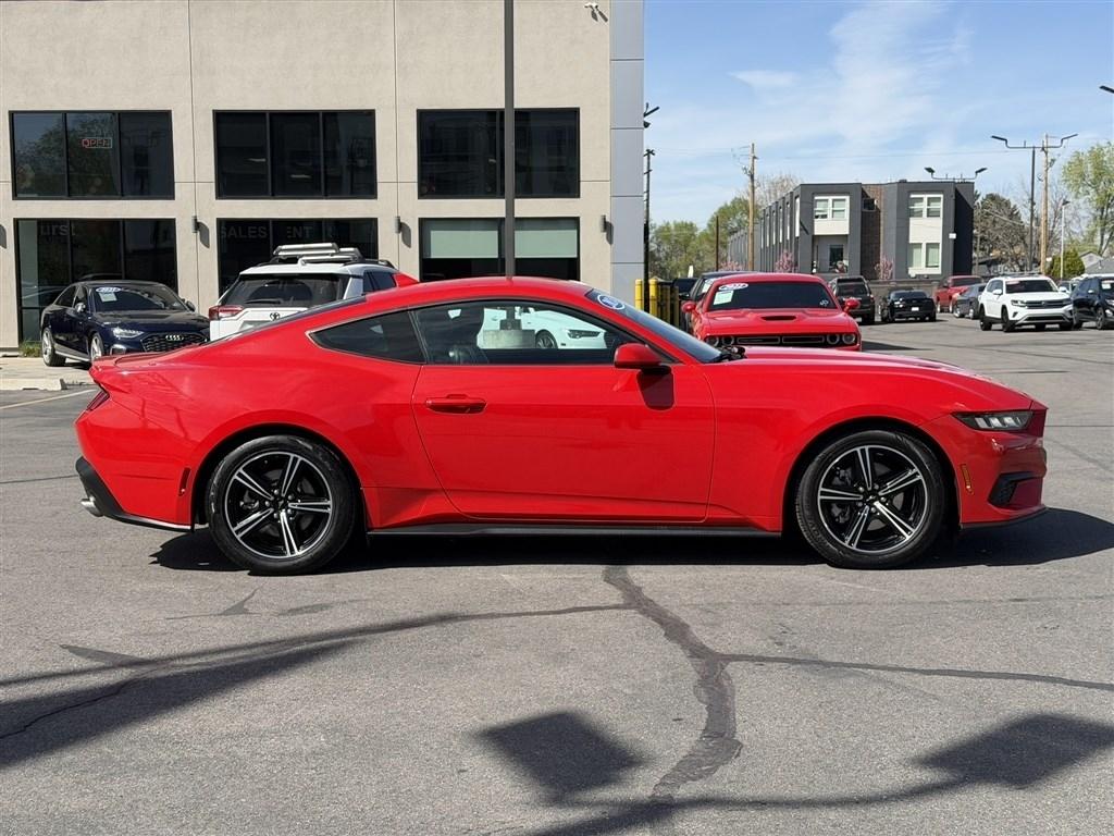 Ford Mustang EcoBoost Fastback 2024