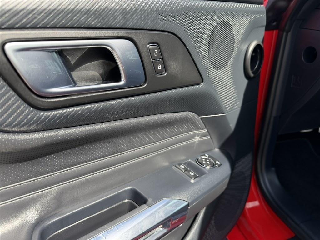 Ford Mustang EcoBoost Fastback 2024