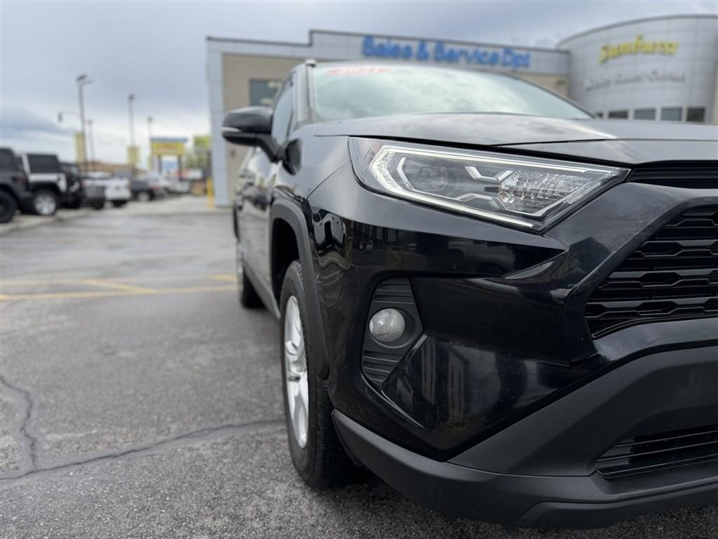 Toyota RAV4 Hybrid XLE AWD 2021