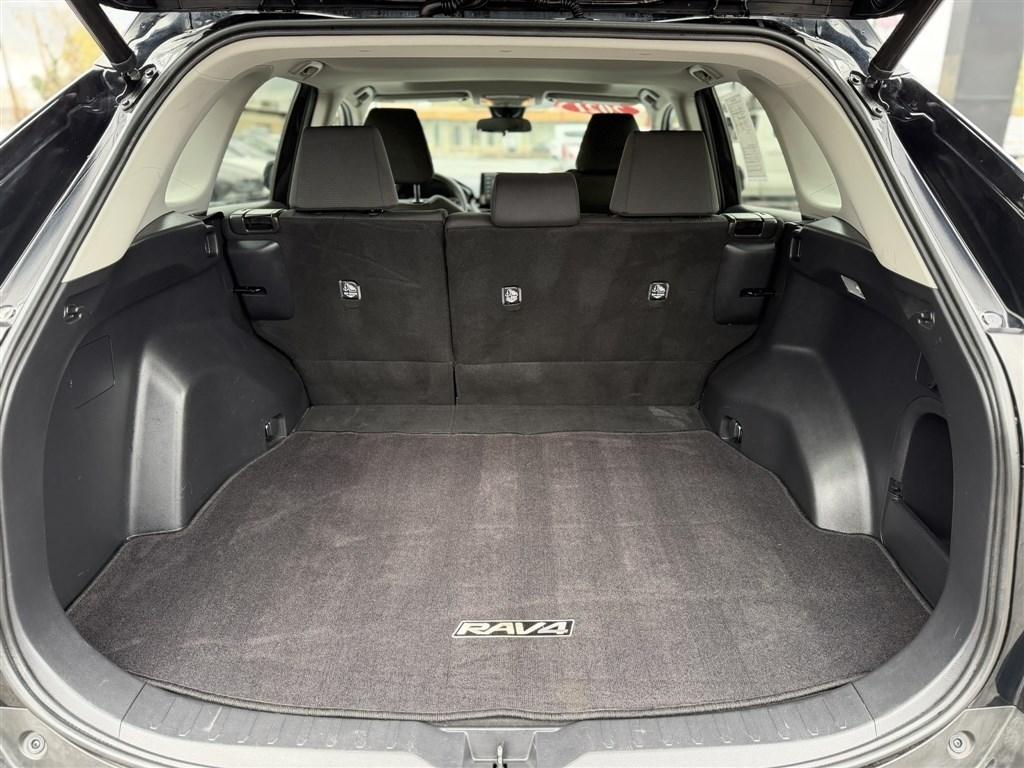 Toyota RAV4 Hybrid XLE AWD 2021