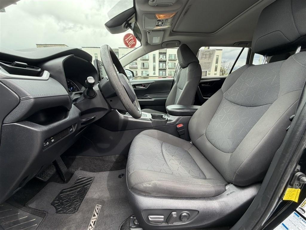 Toyota RAV4 Hybrid XLE AWD 2021