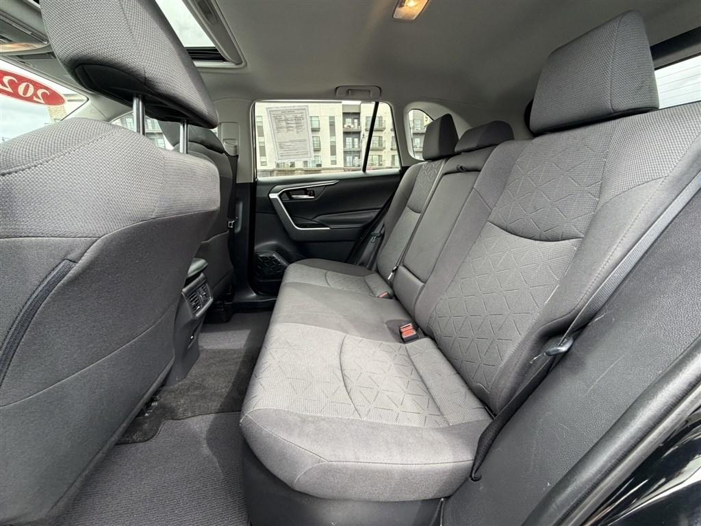 Toyota RAV4 Hybrid XLE AWD 2021