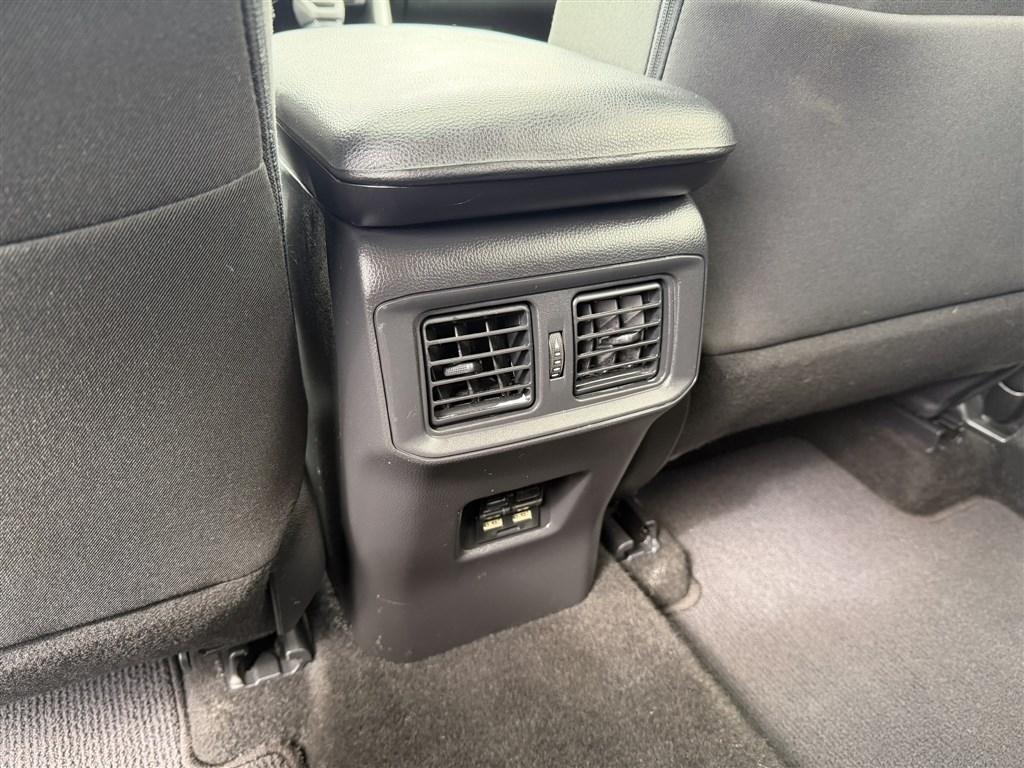 Toyota RAV4 Hybrid XLE AWD 2021