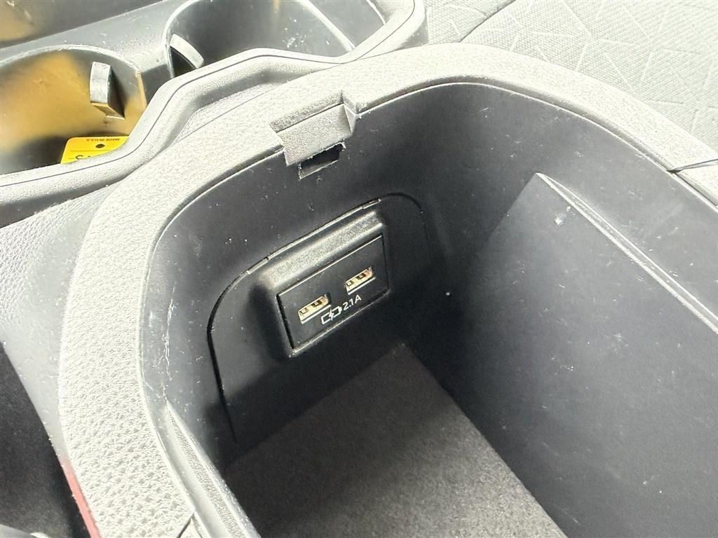 Toyota RAV4 Hybrid XLE AWD 2021