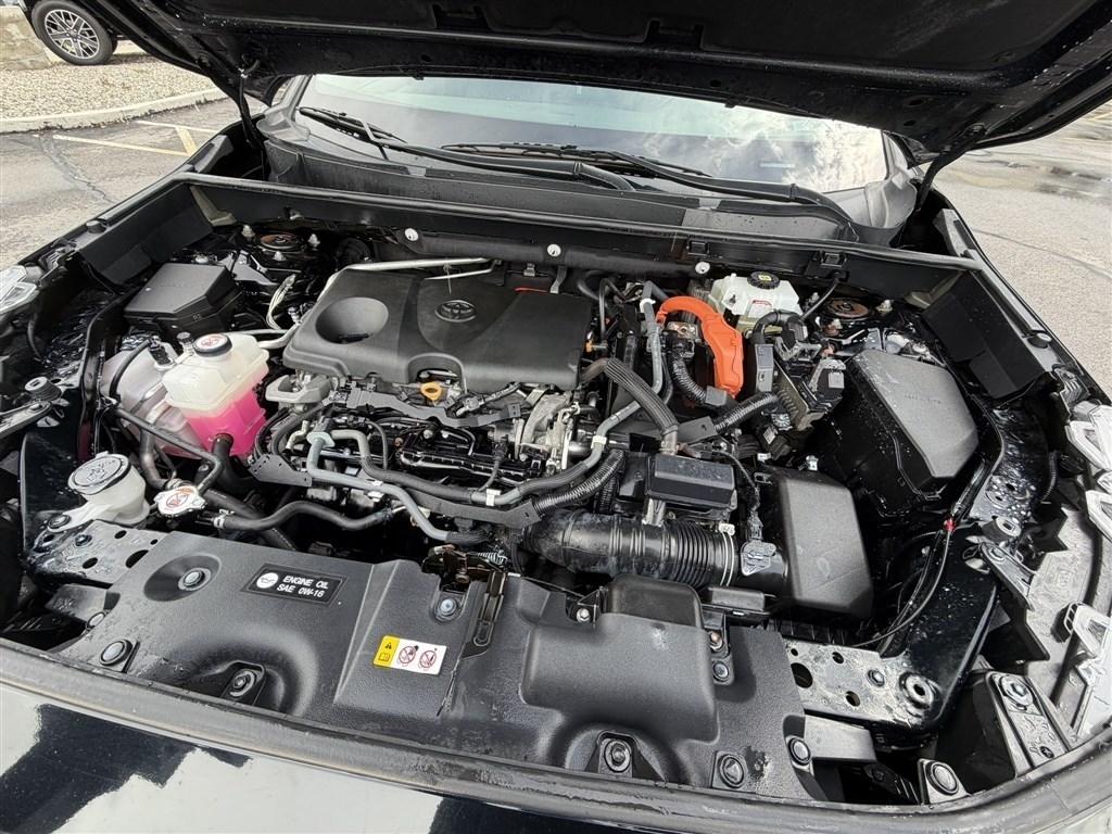 Toyota RAV4 Hybrid XLE AWD 2021