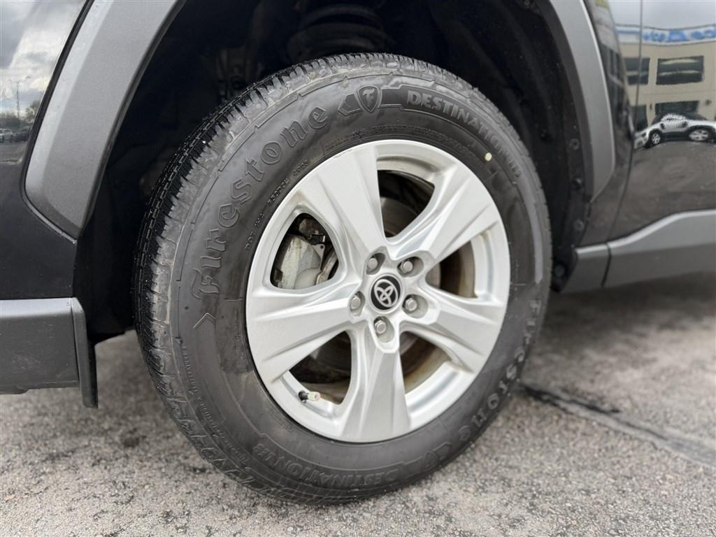 Toyota RAV4 Hybrid XLE AWD 2021