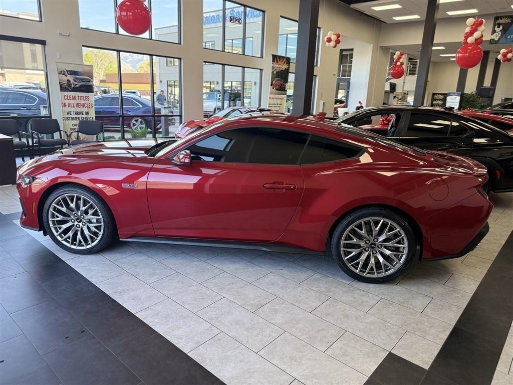 Ford Mustang GT Fastback 2024
