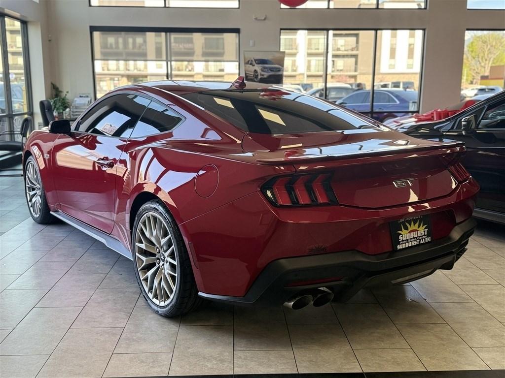 Ford Mustang GT Fastback 2024