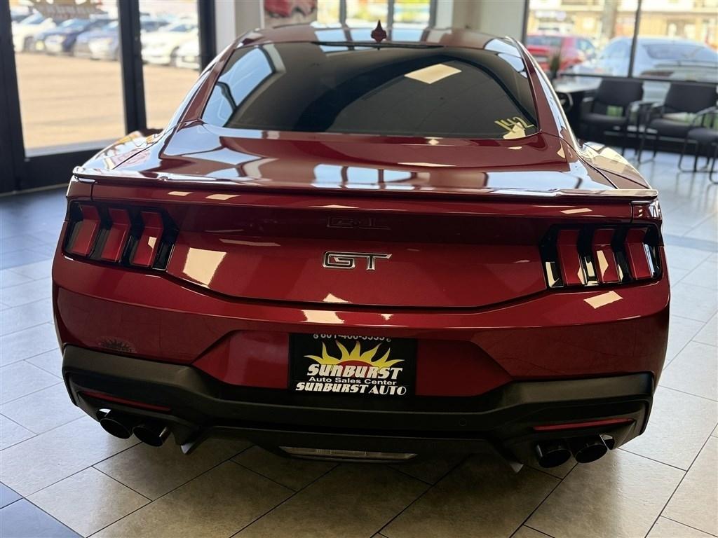 Ford Mustang GT Fastback 2024