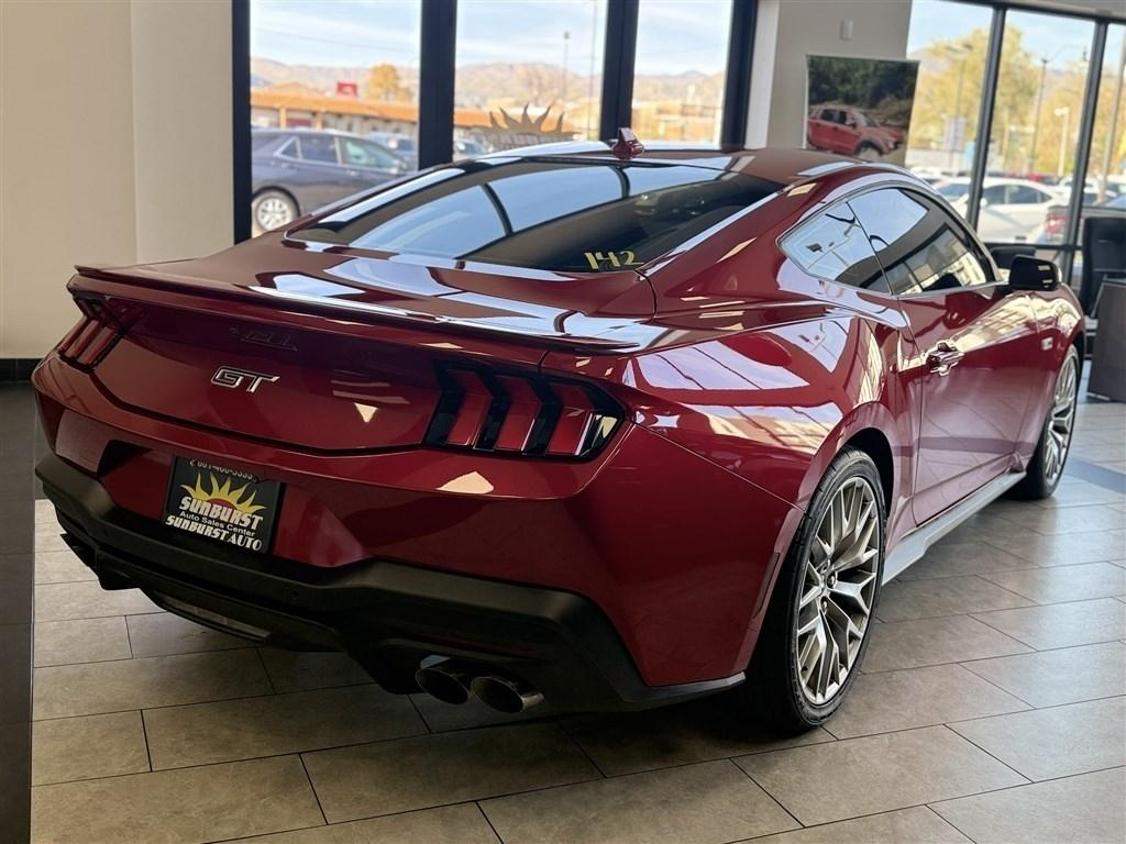 Ford Mustang GT Fastback 2024