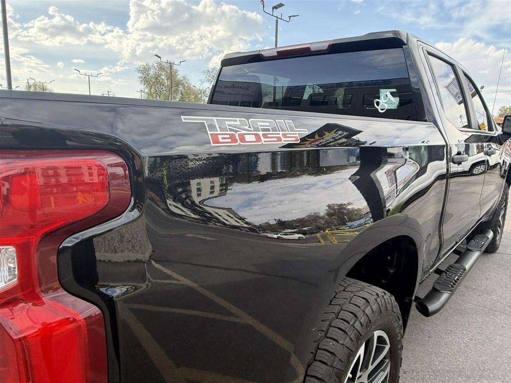 Chevrolet Silverado 1500 4WD Crew Cab 147" Custom Trail Boss 2019