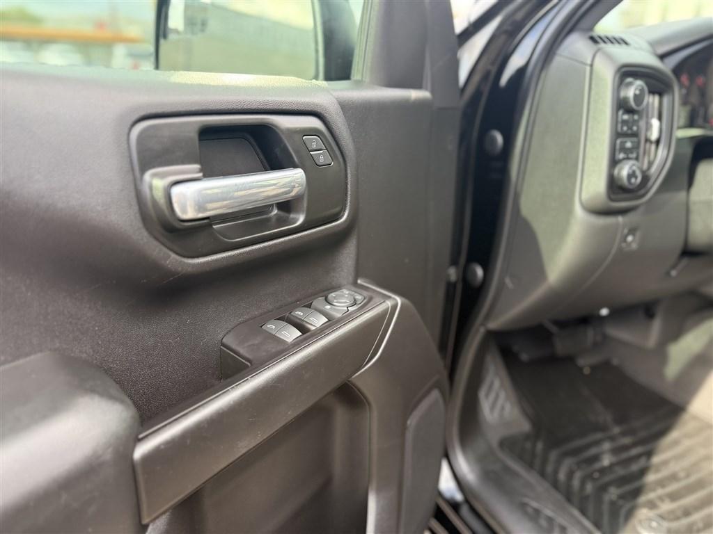 Chevrolet Silverado 1500 4WD Crew Cab 147" Custom Trail Boss 2019