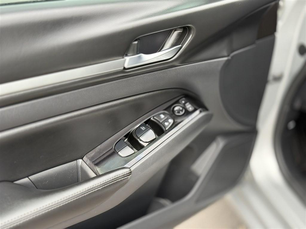 Nissan Altima 2.5 SV Sedan 2023