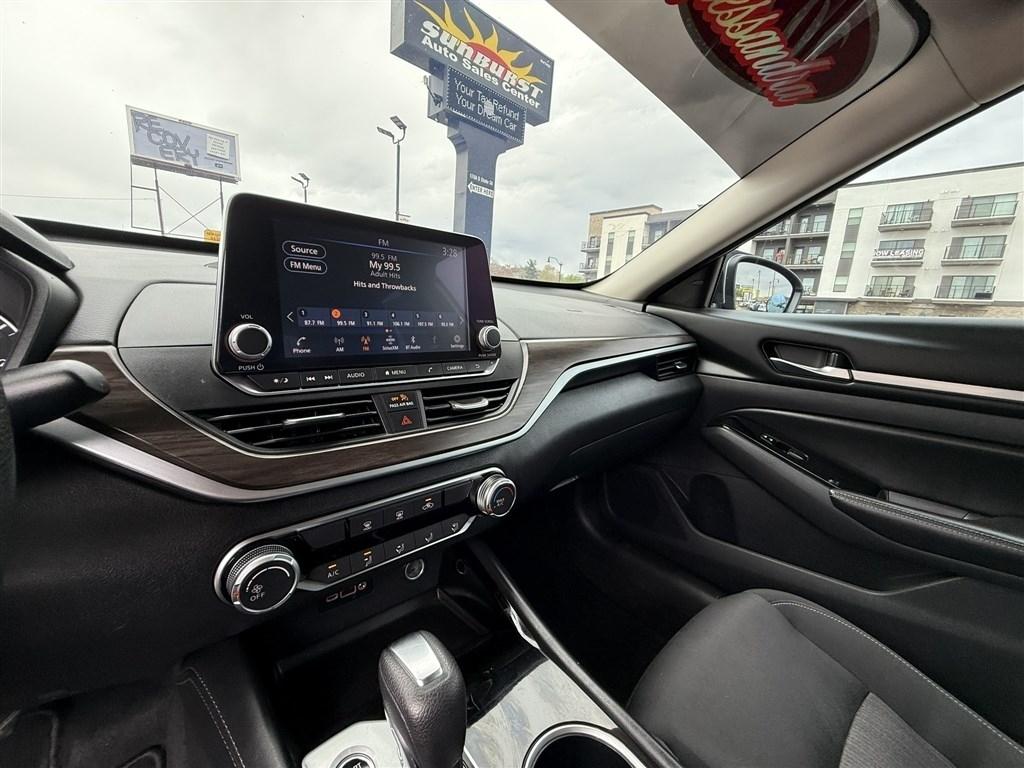 Nissan Altima 2.5 SV Sedan 2023