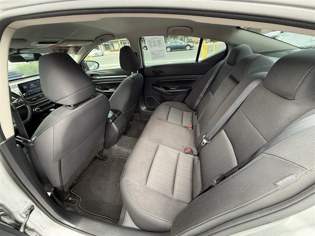 Nissan Altima 2.5 SV Sedan 2023
