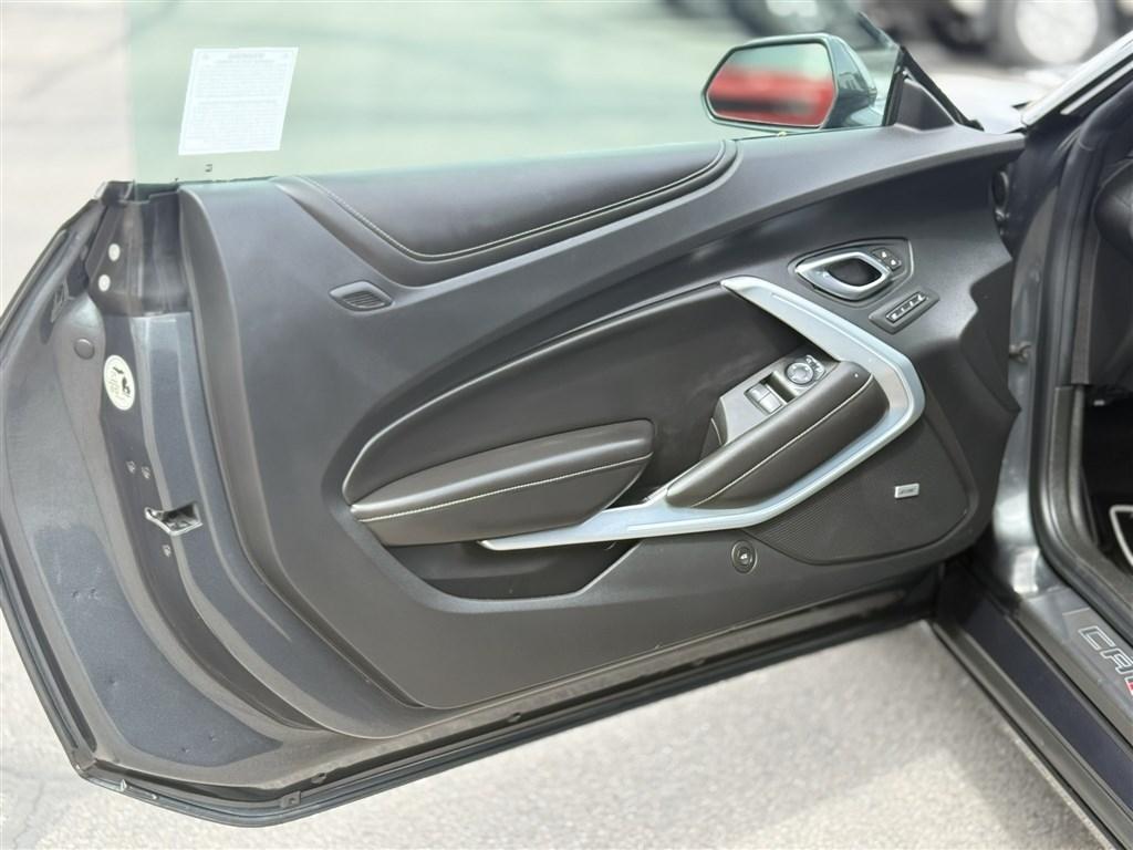 Chevrolet Camaro 2dr Cpe 2SS 2017