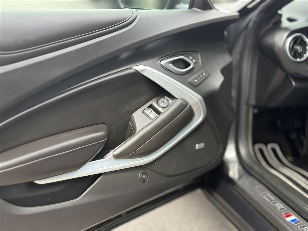 Chevrolet Camaro 2dr Cpe 2SS 2017