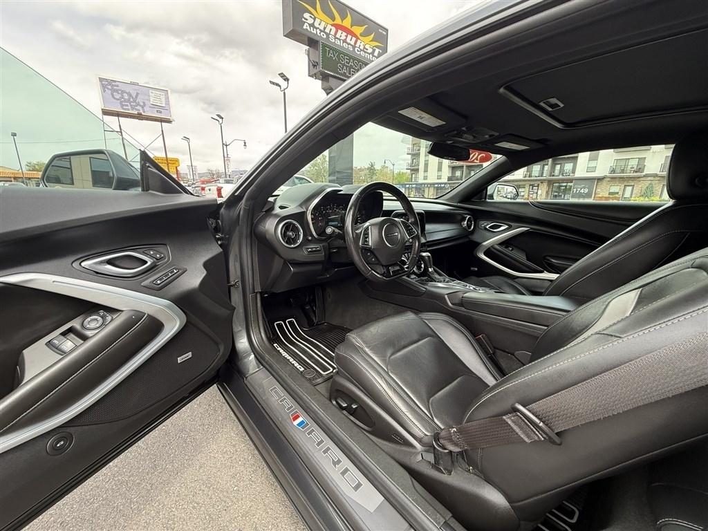 Chevrolet Camaro 2dr Cpe 2SS 2017