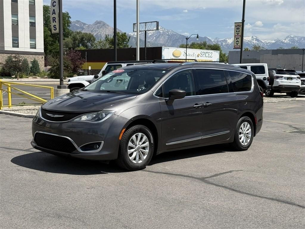Chrysler Pacifica Touring L FWD 2019
