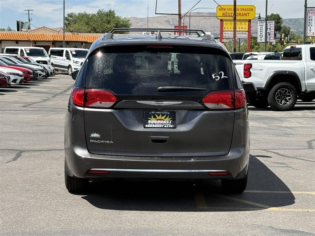 Chrysler Pacifica Touring L FWD 2019