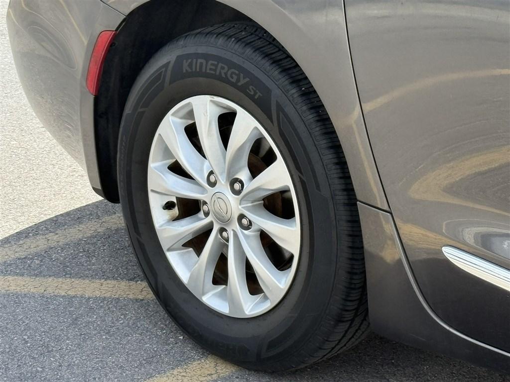 Chrysler Pacifica Touring L FWD 2019
