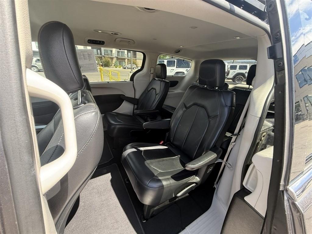 Chrysler Pacifica Touring L FWD 2019