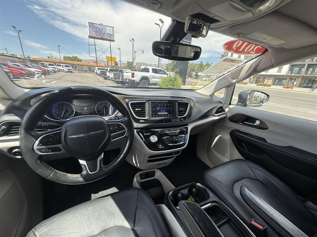 Chrysler Pacifica Touring L FWD 2019