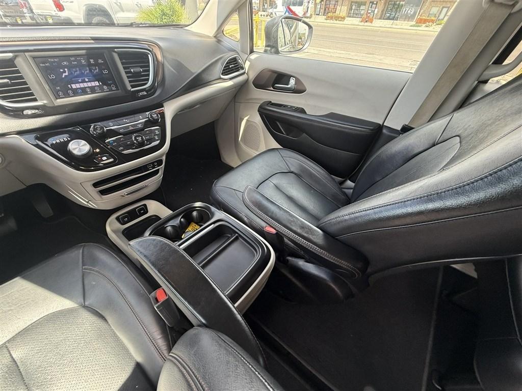 Chrysler Pacifica Touring L FWD 2019