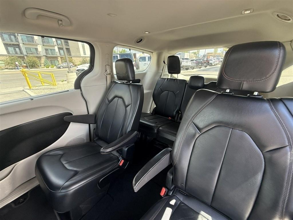 Chrysler Pacifica Touring L FWD 2019