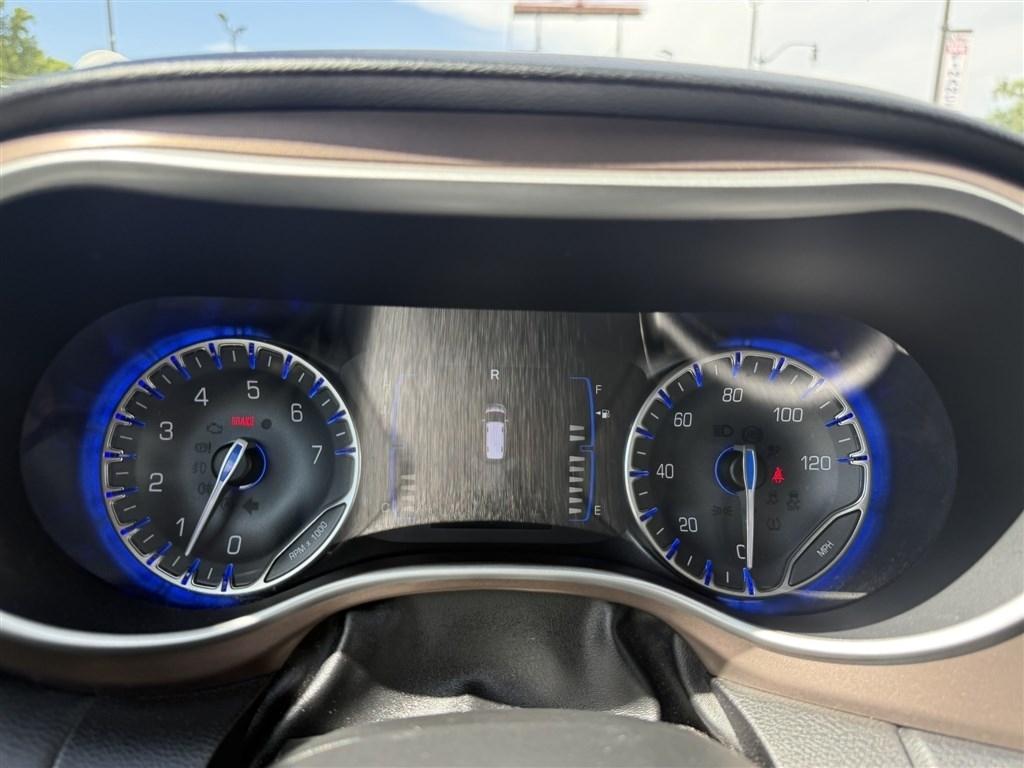 Chrysler Pacifica Touring L FWD 2019