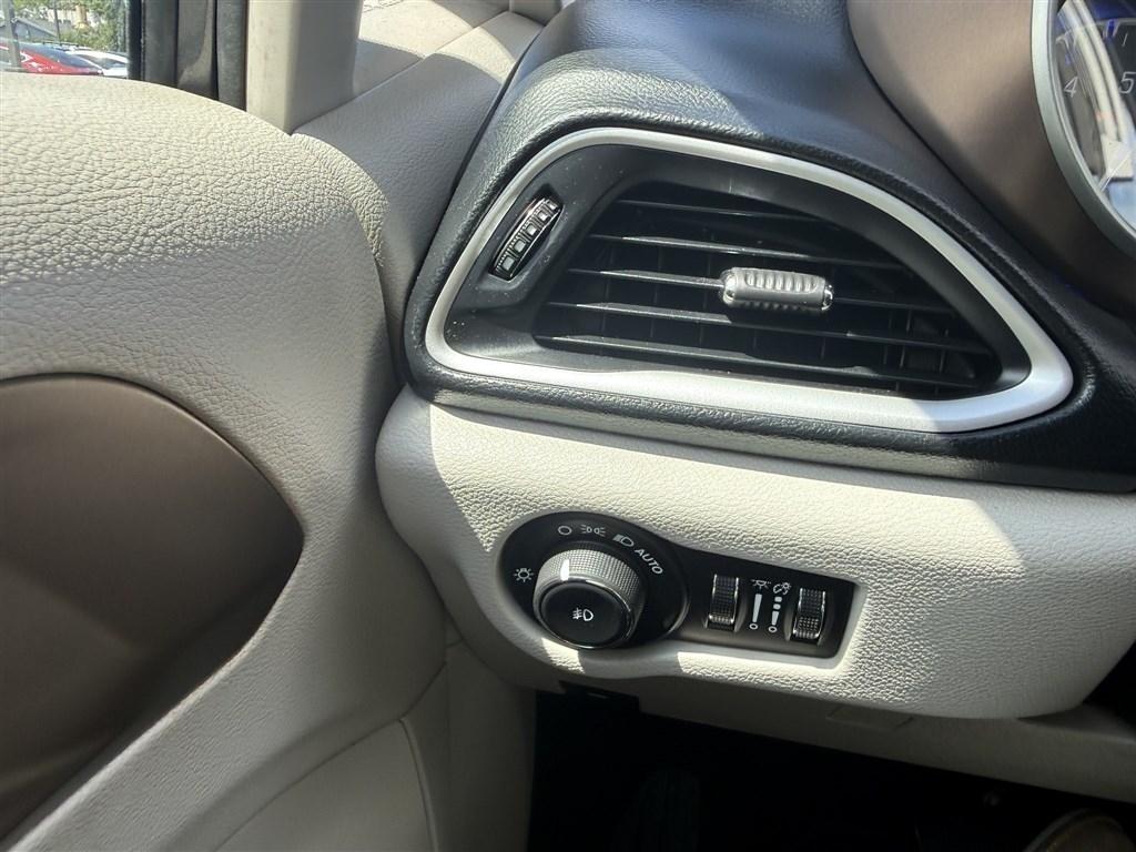 Chrysler Pacifica Touring L FWD 2019