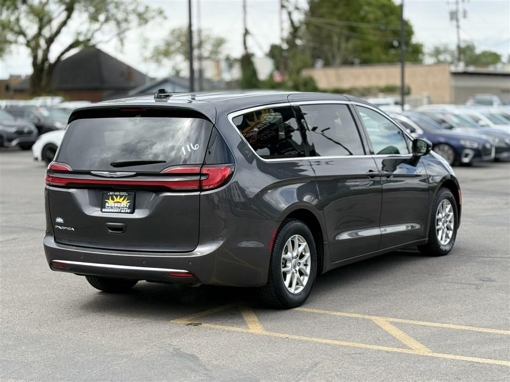 Chrysler Pacifica Touring L FWD 2023