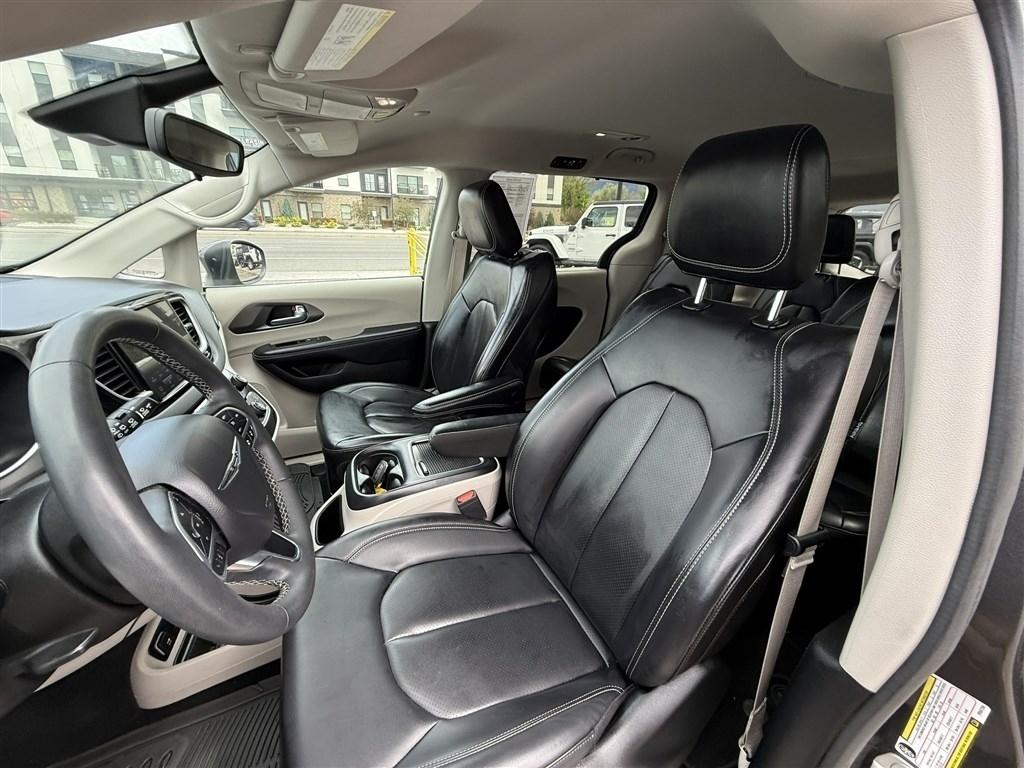 Chrysler Pacifica Touring L FWD 2023