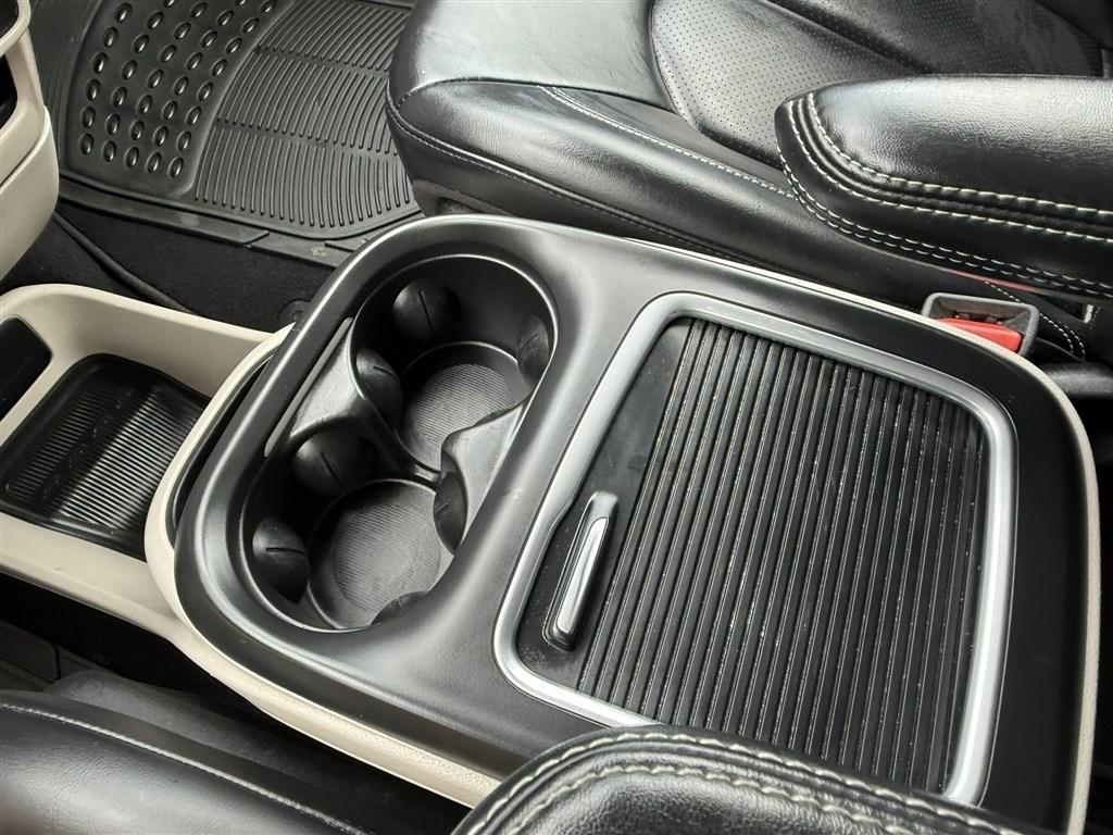 Chrysler Pacifica Touring L FWD 2023