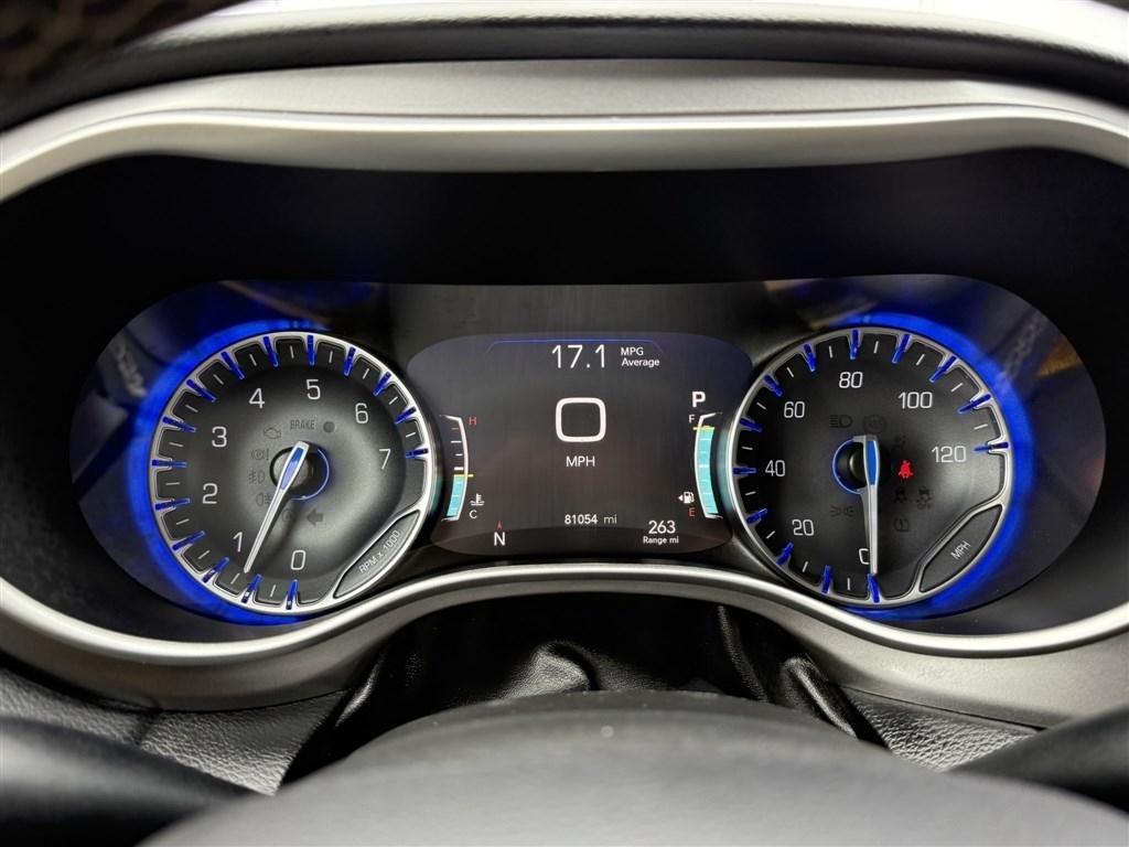 Chrysler Pacifica Touring L FWD 2023