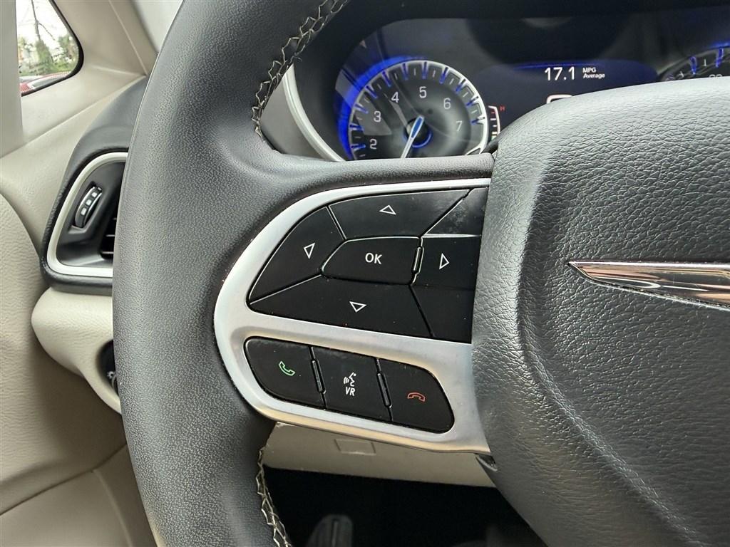 Chrysler Pacifica Touring L FWD 2023