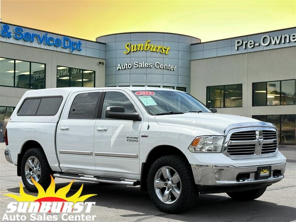 2013 RAM 1500 4WD Crew Cab 140.5" Big Horn
