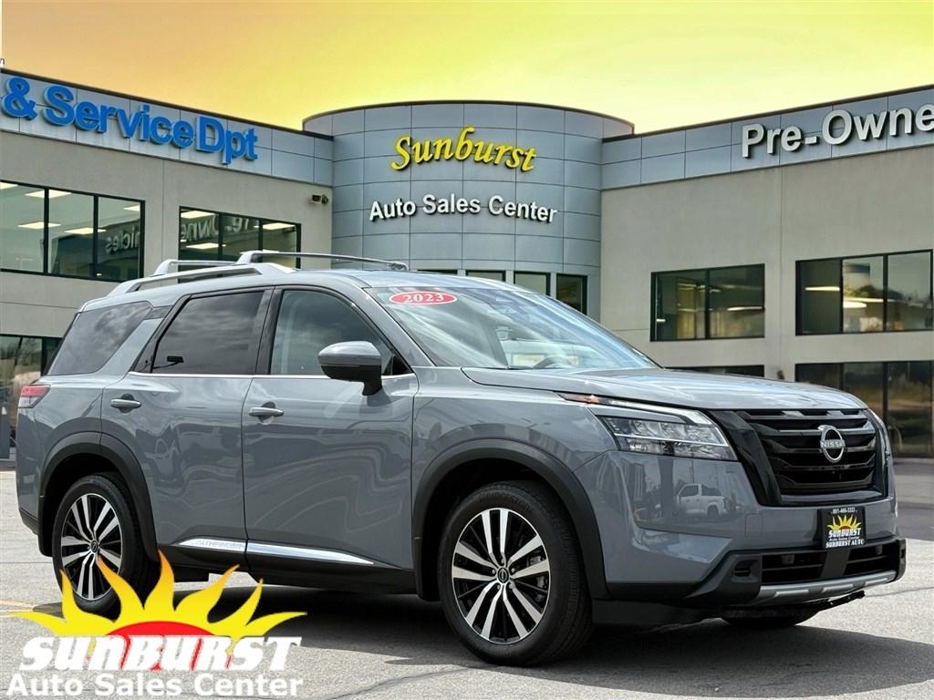 2023 Nissan Pathfinder Platinum 4WD