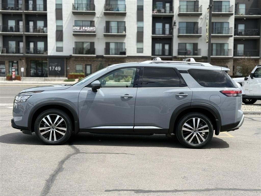 Nissan Pathfinder Platinum 4WD 2023
