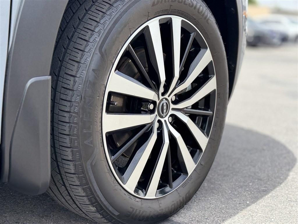 Nissan Pathfinder Platinum 4WD 2023